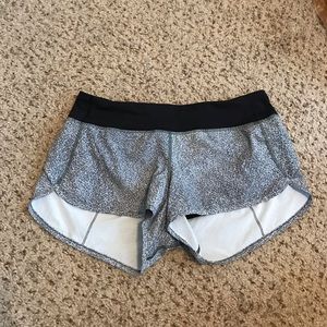 Lululemon Speed Up Short 2.5” size 8
